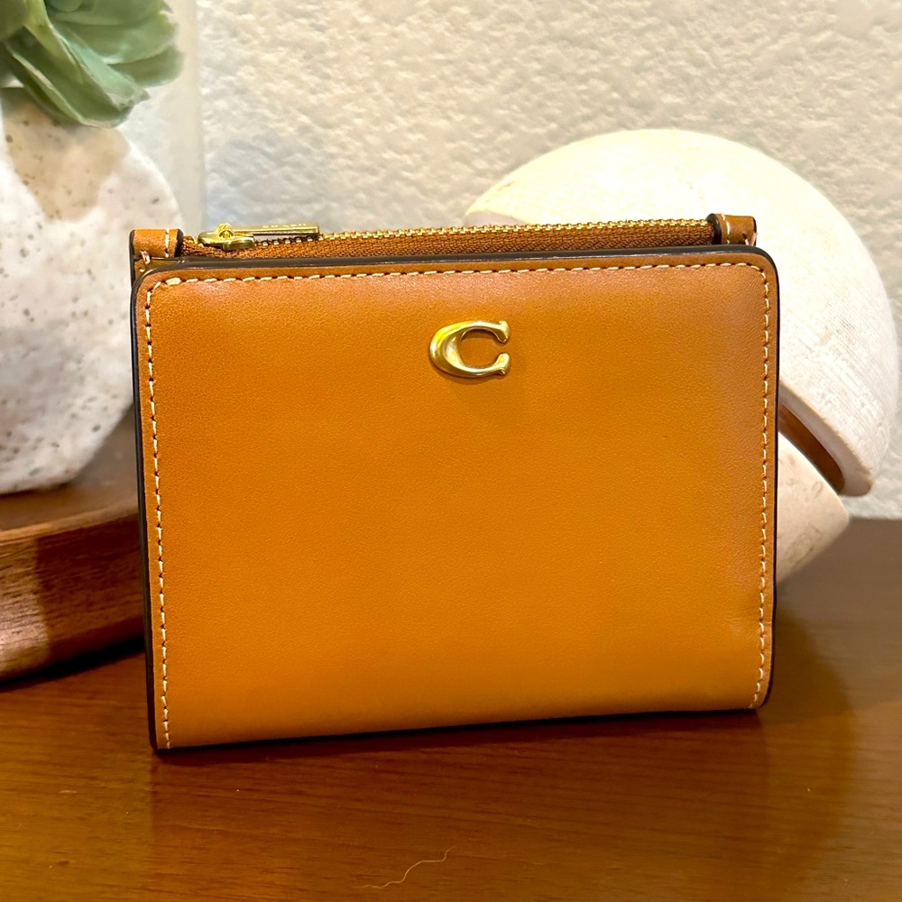Coach Saddle Tan Leather Bifold Wallet - C8435